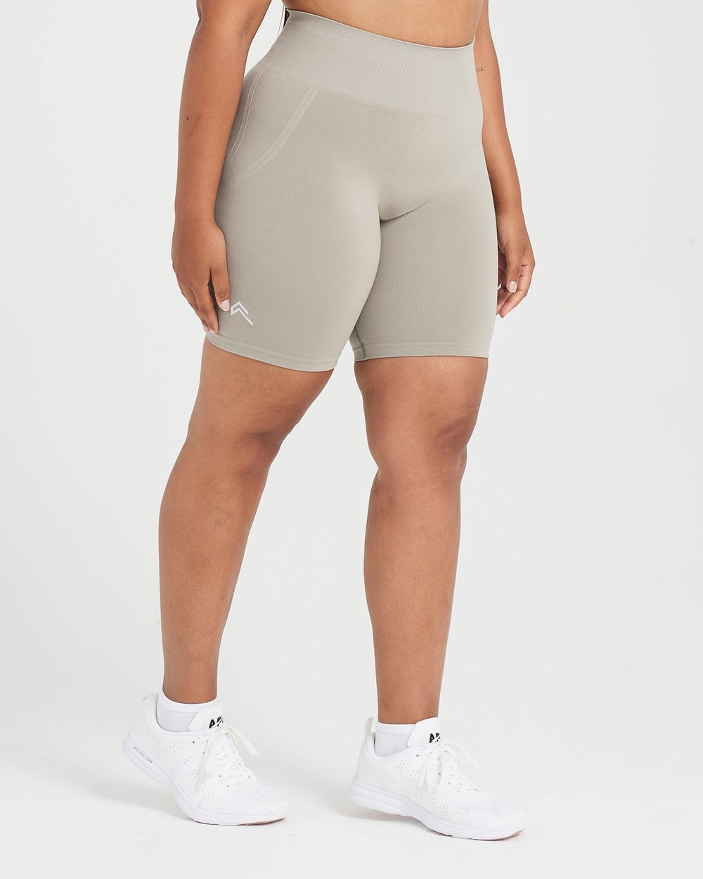 Warm Sand Oner Active Effortless Seamless Cycling Shorts | 2395VTXSZ