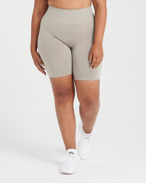 Warm Sand Oner Active Effortless Seamless Cycling Shorts | 2395VTXSZ